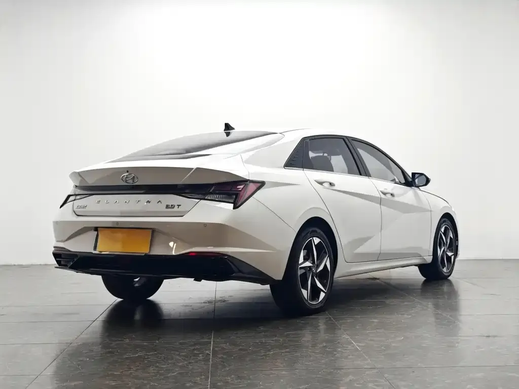 Hyundai Elantra 2023 из CN, фото 3