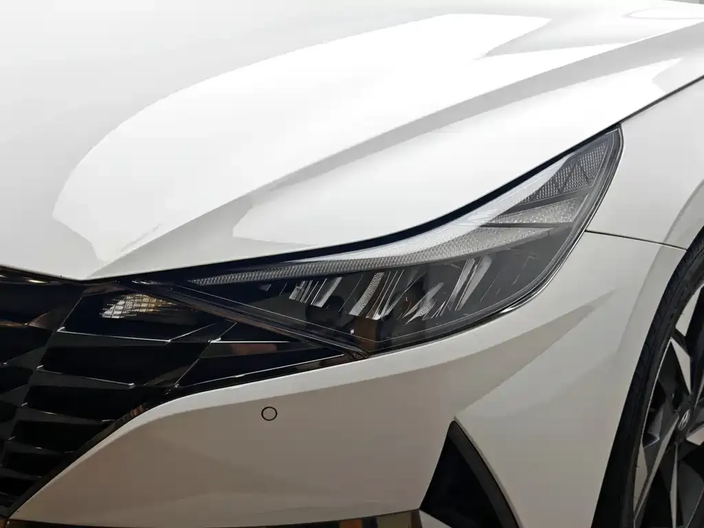 Hyundai Elantra 2023 из CN, фото 9