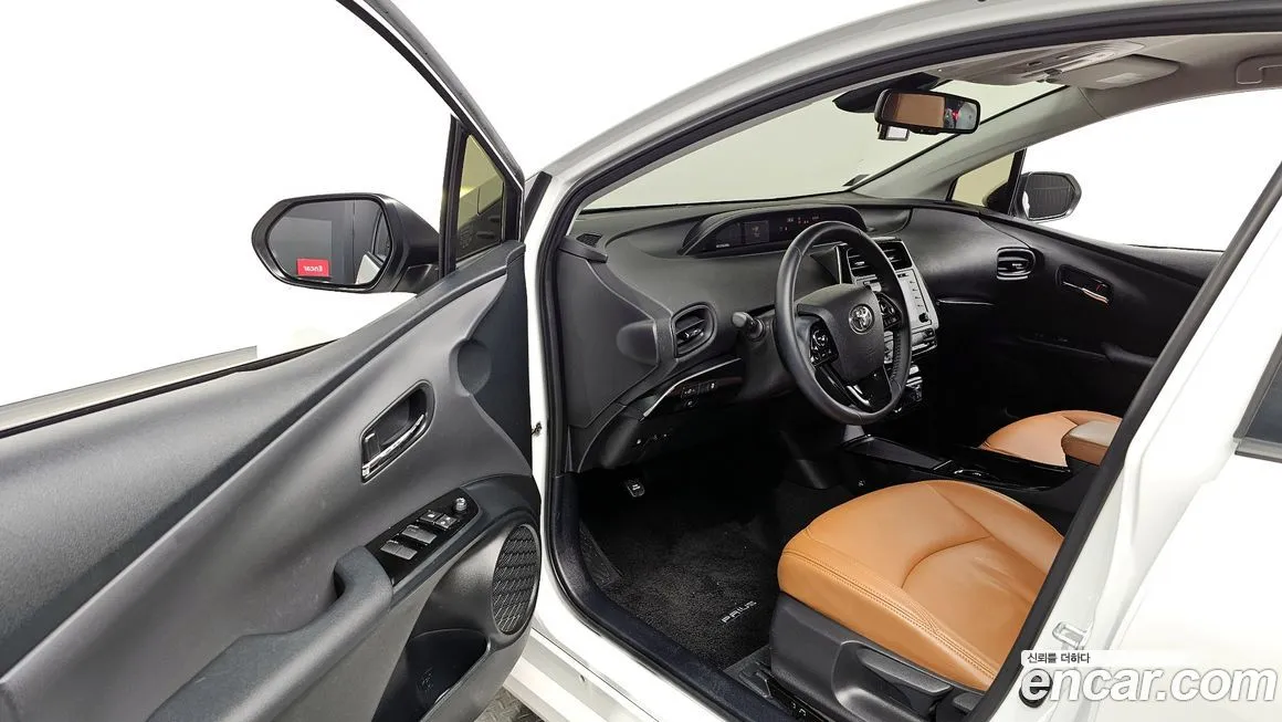 Toyota Prius 2021 из KR, фото 10