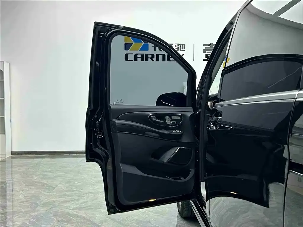 Mercedes-Benz V-Class 2022 из CN, фото 5