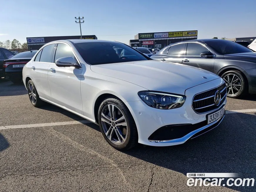 Mercedes-Benz E-Class — фото 1