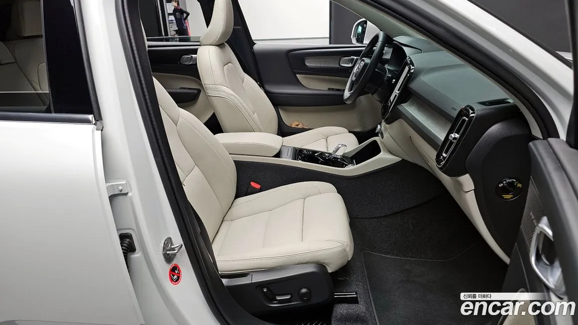 Volvo XC40 2024 из KR, фото 10
