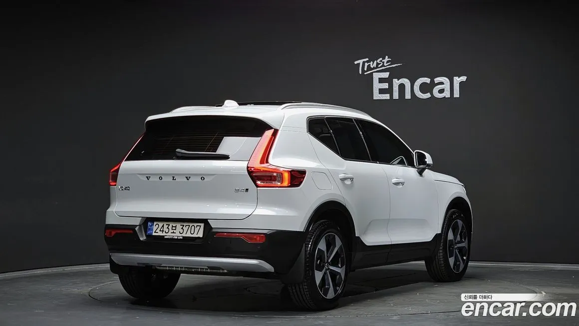 Volvo XC40 2024 из KR, фото 2