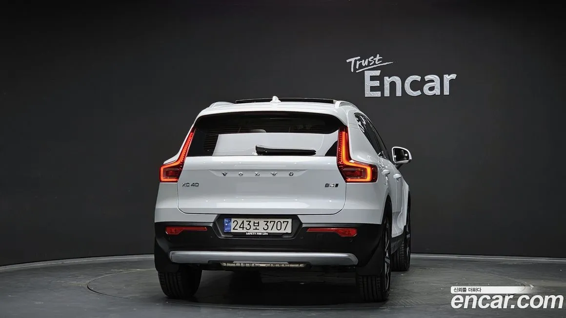 Volvo XC40 2024 из KR, фото 4