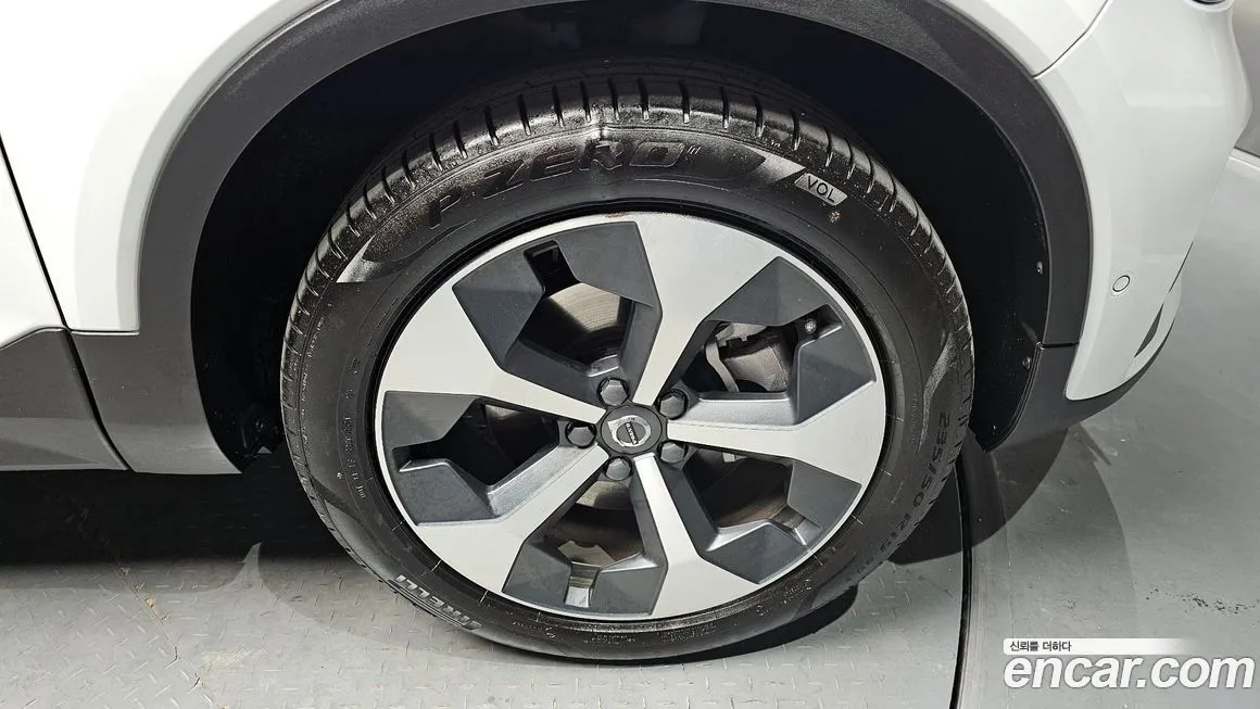 Volvo XC40 2024 из KR, фото 5