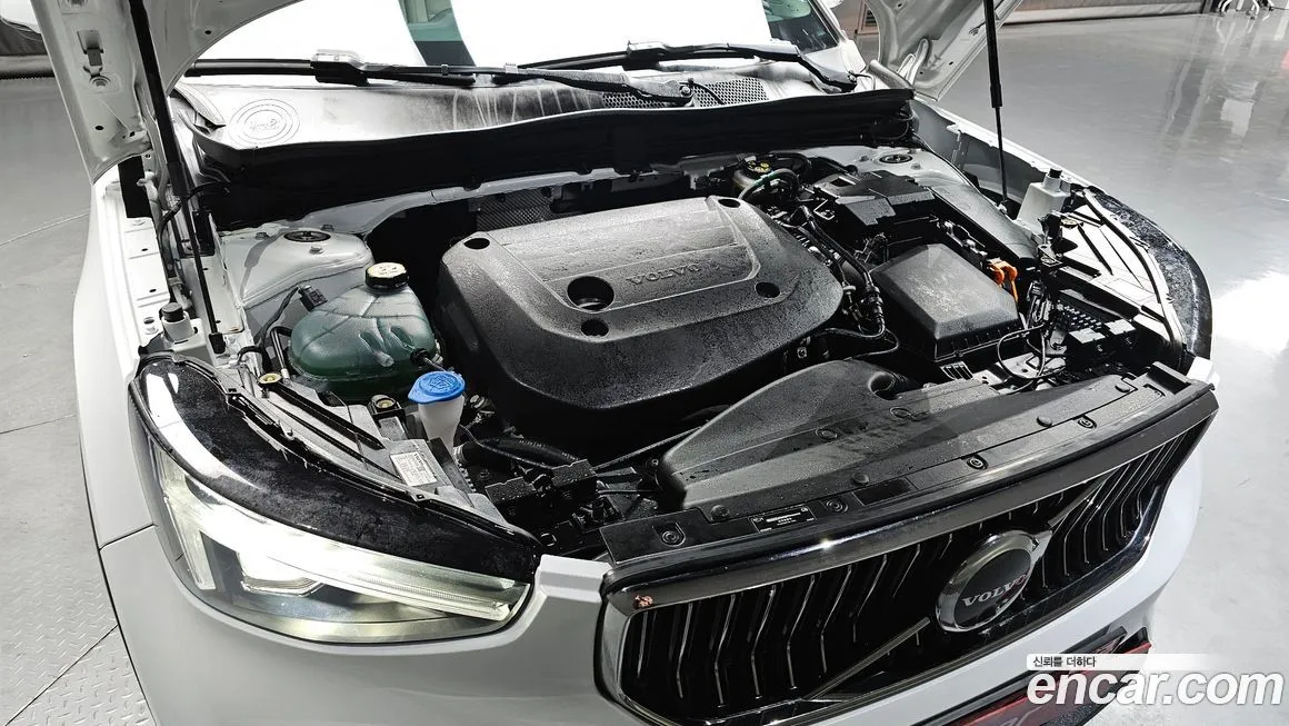 Volvo XC40 2024 из KR, фото 6