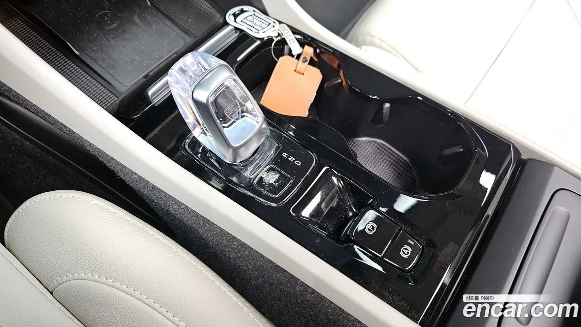 Volvo XC40 2024 из KR, фото 9