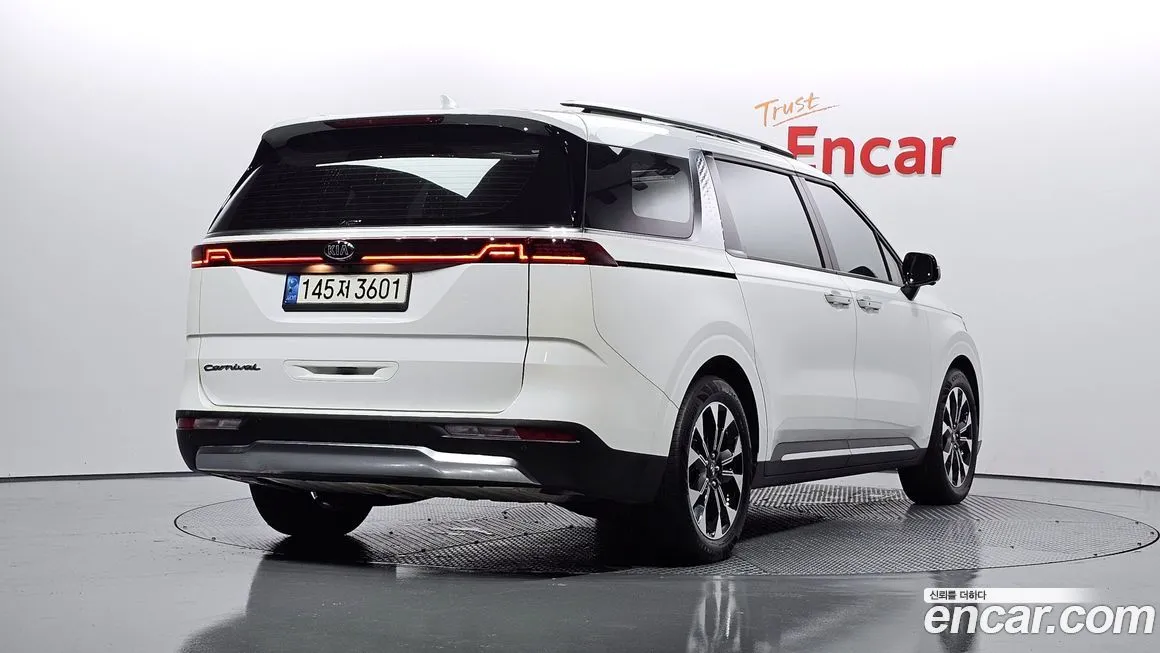 Kia Carnival — фото 2