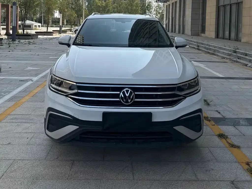 Volkswagen Tiguan L 2022 из CN, фото 2