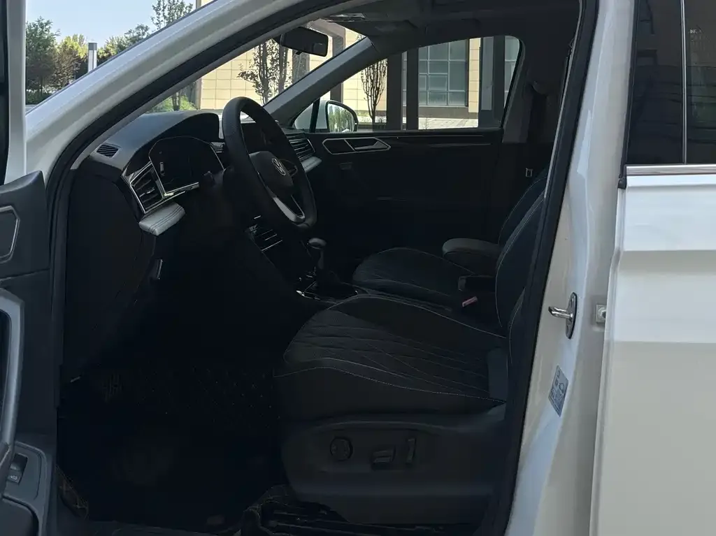 Volkswagen Tiguan L 2022 из CN, фото 9