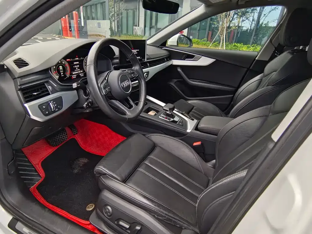 Audi A4L 2021 из CN, фото 5