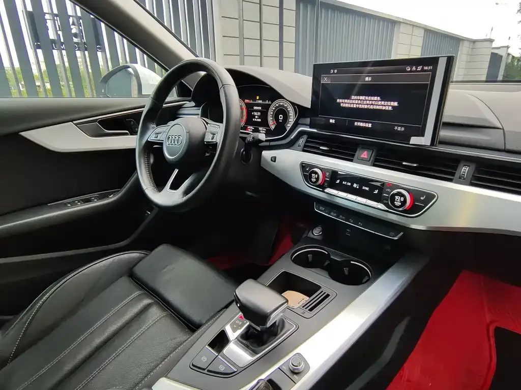 Audi A4L 2021 из CN, фото 8