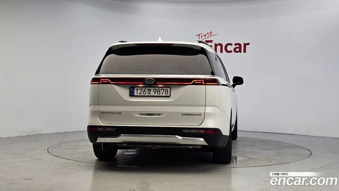 Kia Carnival — фото 4