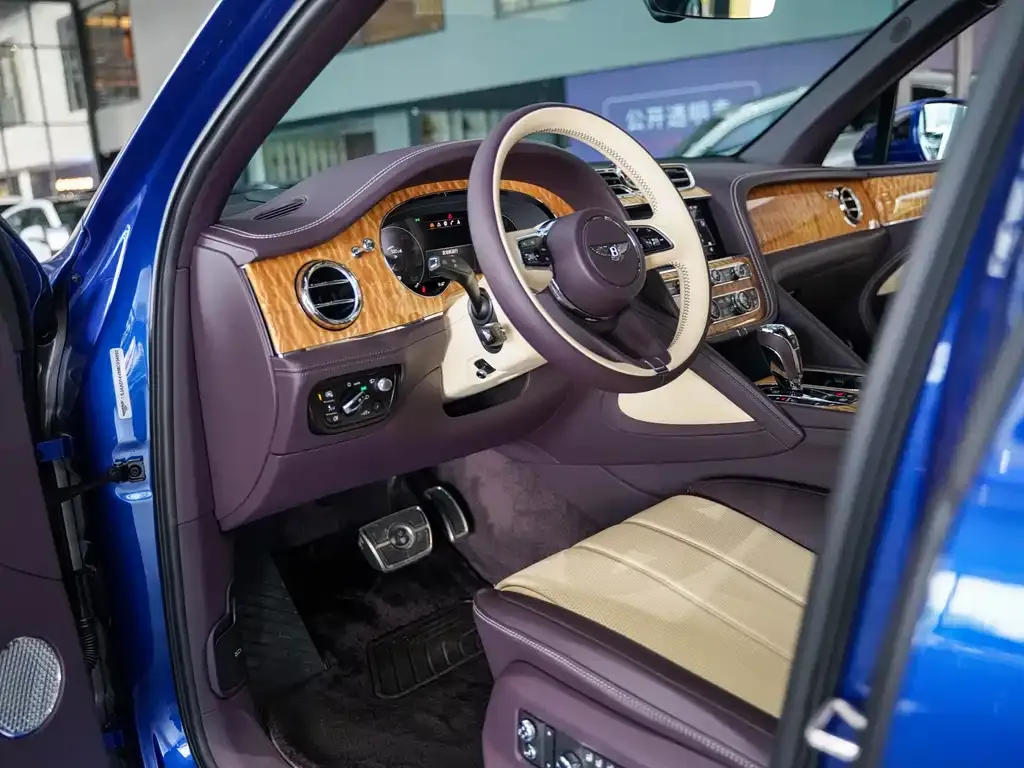 Bentley Bentayga 2021 из CN, фото 10