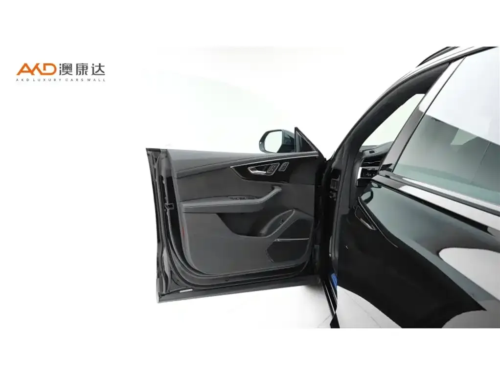 Audi Q8 2021 из CN, фото 10