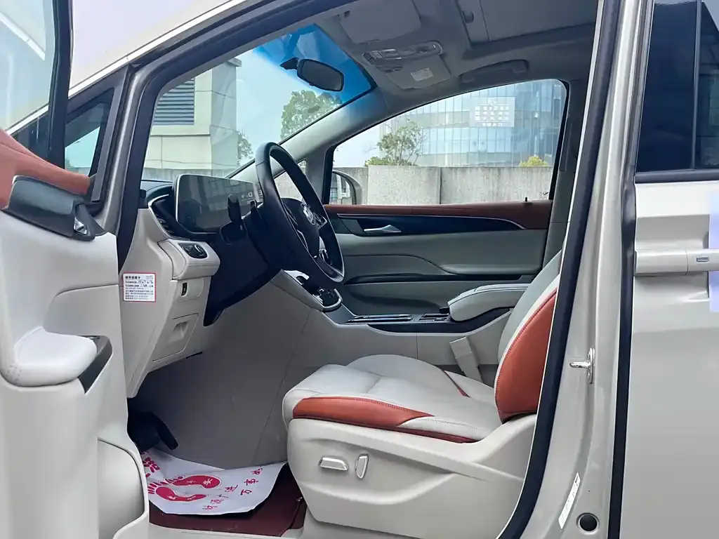 Buick GL8 2022 из CN, фото 10