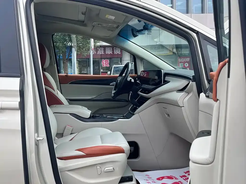 Buick GL8 2022 из CN, фото 8