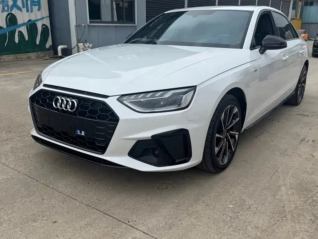Audi A4L 2023 из CN, фото 1