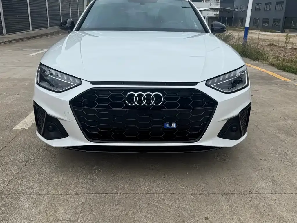 Audi A4L 2023 из CN, фото 2