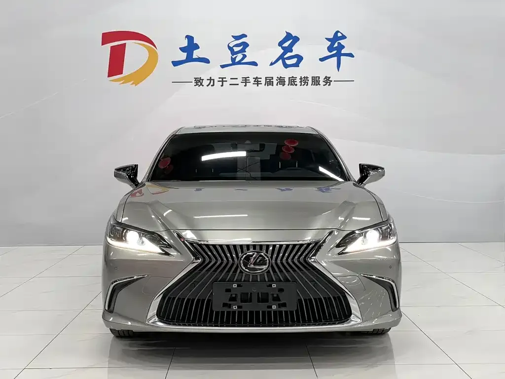 Lexus ES 2021 из CN, фото 2