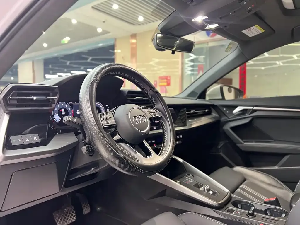 Audi A3 2023 из CN, фото 4