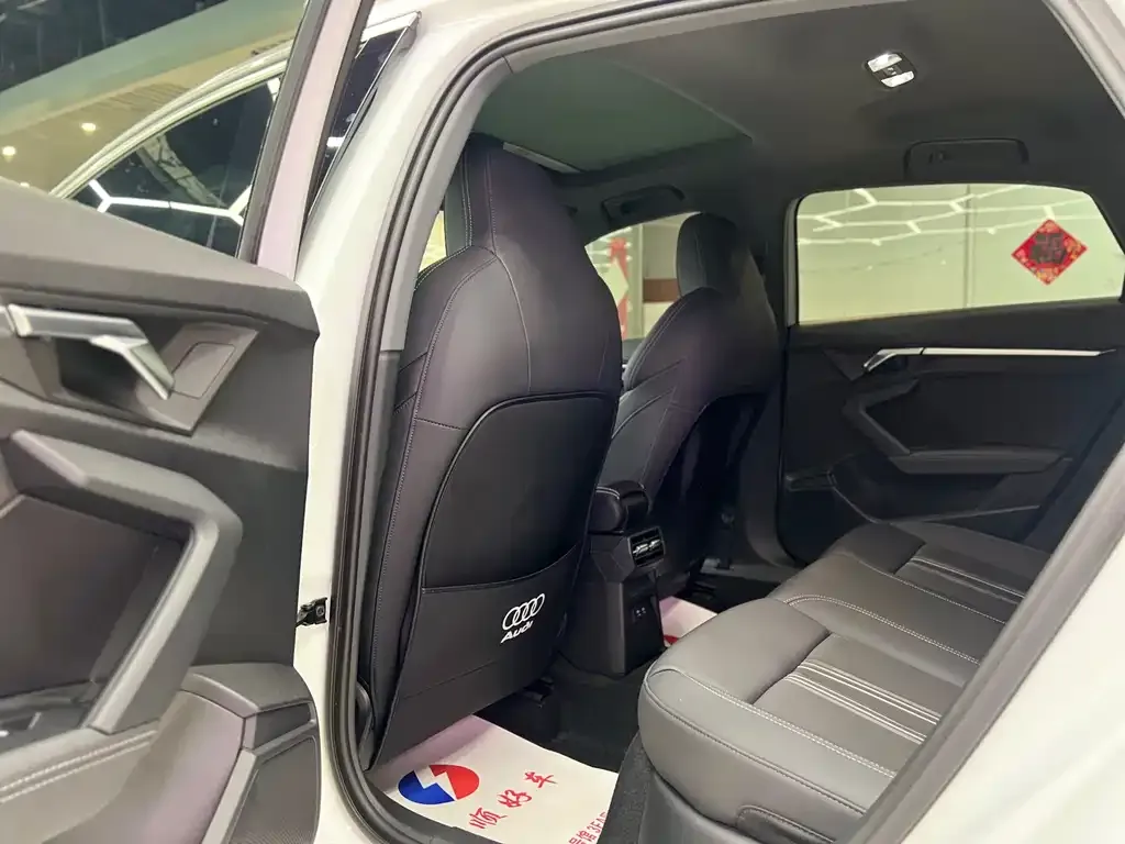 Audi A3 2023 из CN, фото 6