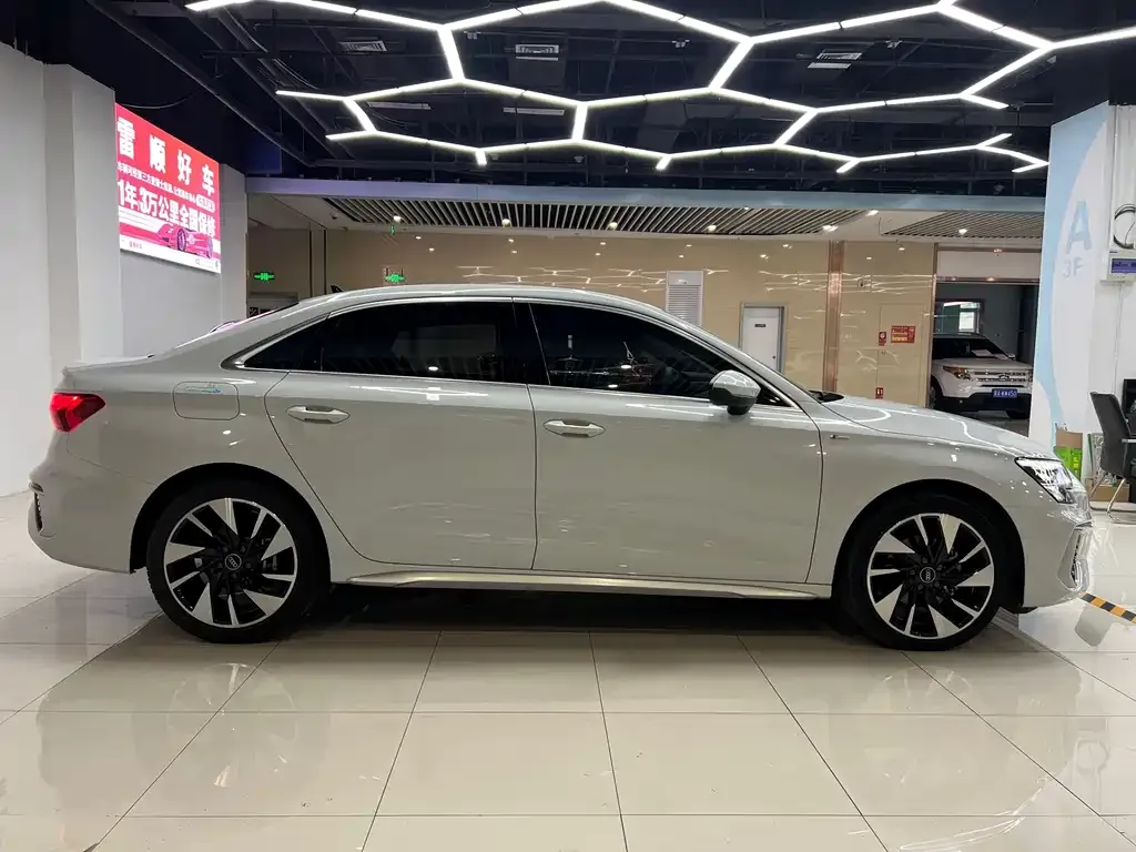 Audi A3 2023 из CN, фото 7