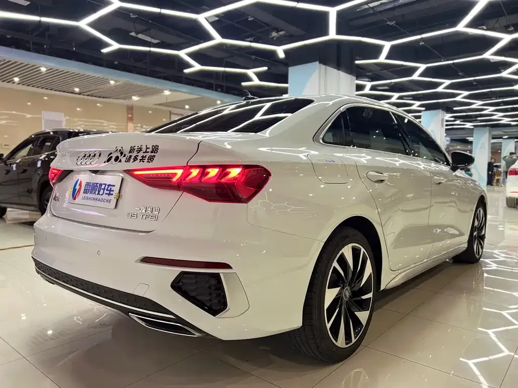 Audi A3 2023 из CN, фото 8
