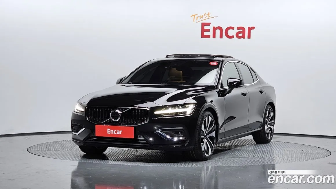 Volvo S60 — фото 1