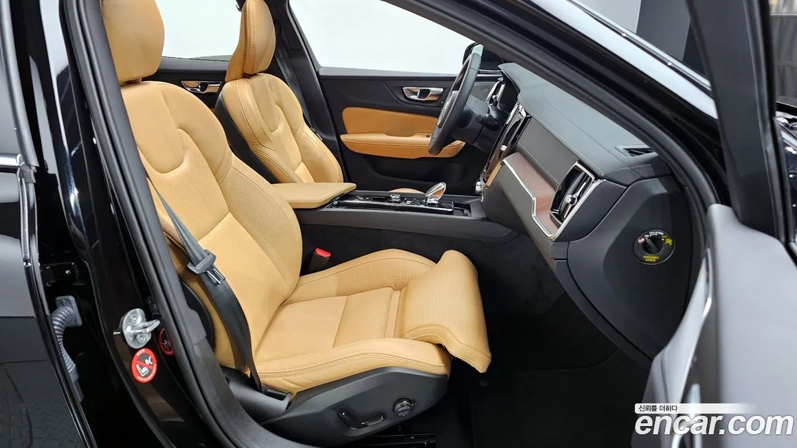 Volvo S60 — фото 10