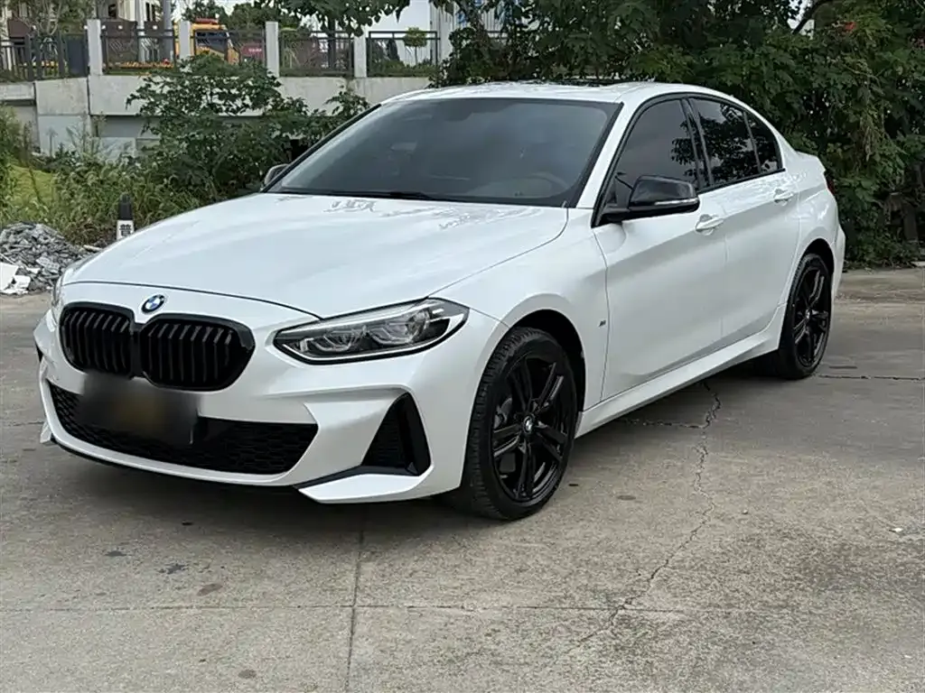 BMW 1 Series 2022 из CN, фото 1