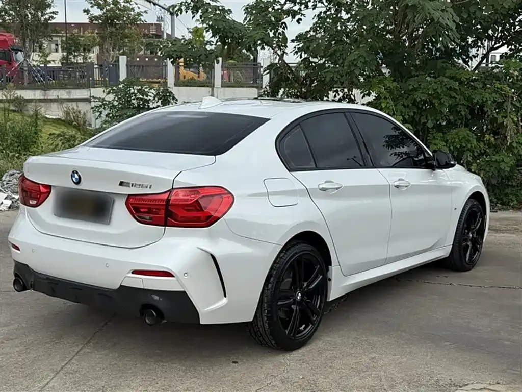 BMW 1 Series 2022 из CN, фото 9