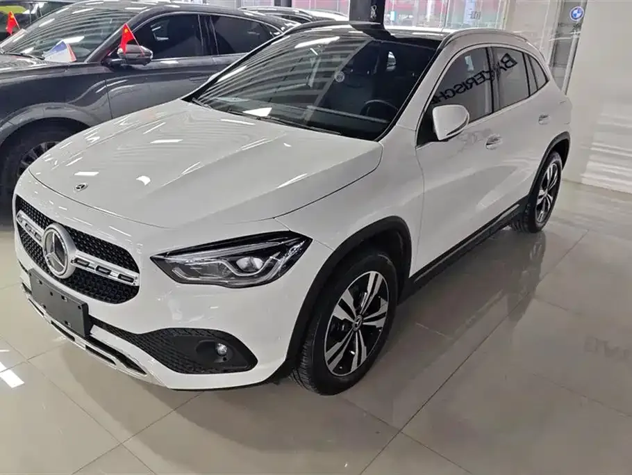 Mercedes-Benz GLA — фото 1