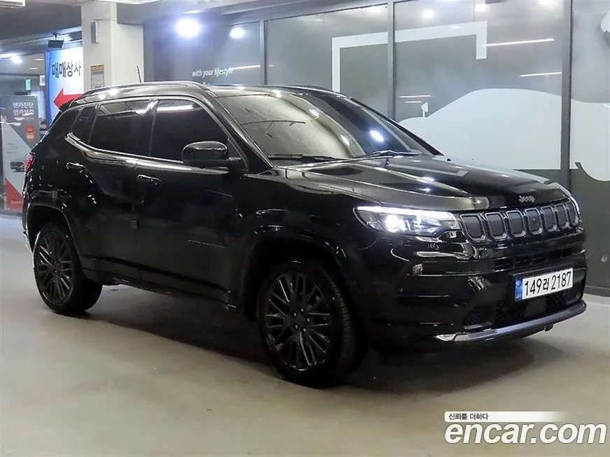 Jeep Compass — фото 1