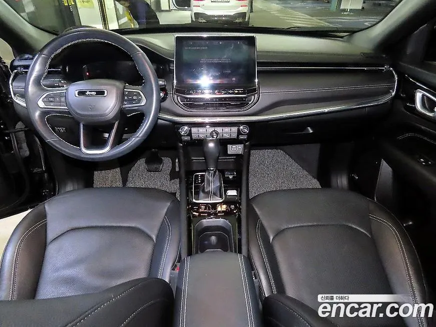 Jeep Compass — фото 10