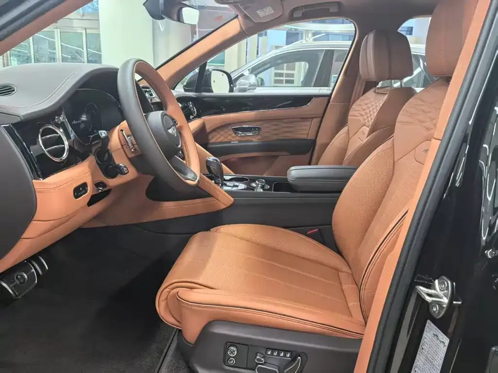 Bentley Bentayga 2025 из CN, фото 5