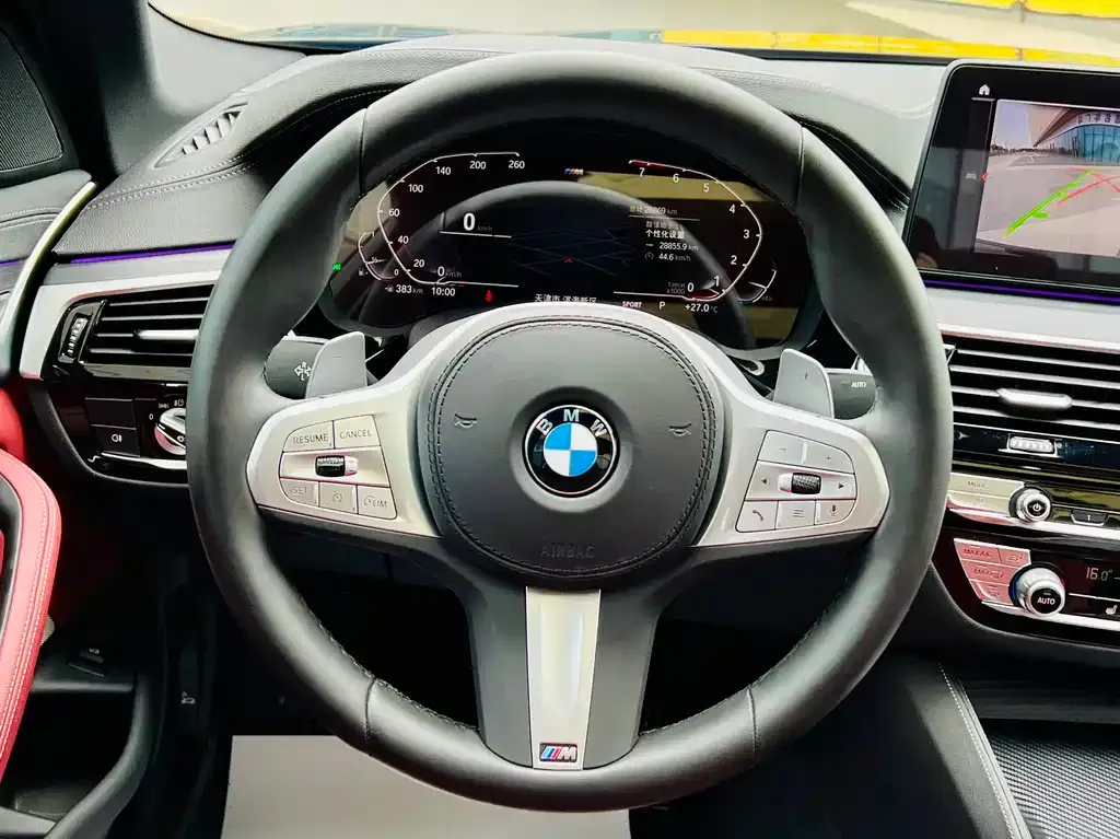 BMW 5 Series 2023 из CN, фото 8