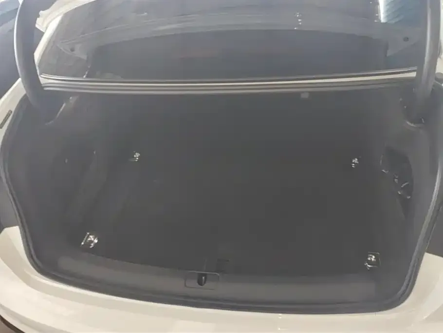 Audi A4L 2024 из CN, фото 4