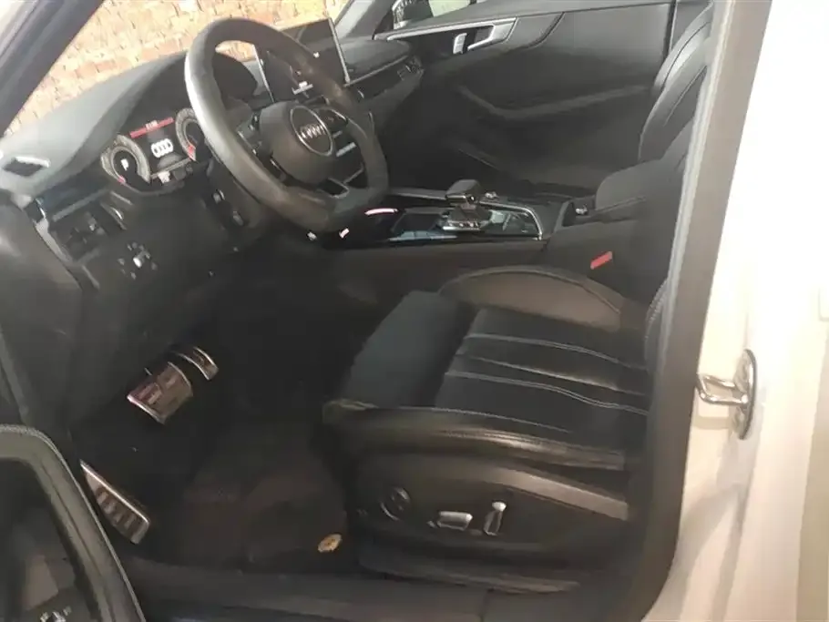 Audi A4L 2024 из CN, фото 9