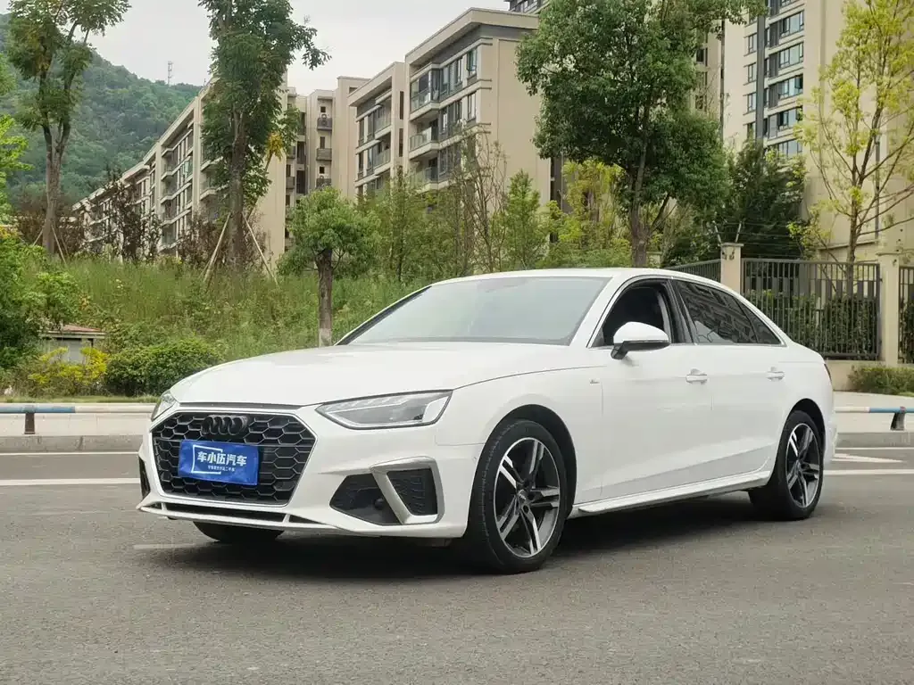 Audi A4L 2022 из CN, фото 1