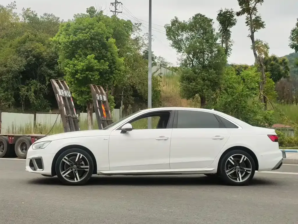 Audi A4L 2022 из CN, фото 7