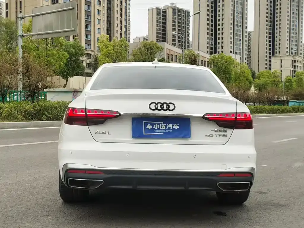 Audi A4L 2022 из CN, фото 9