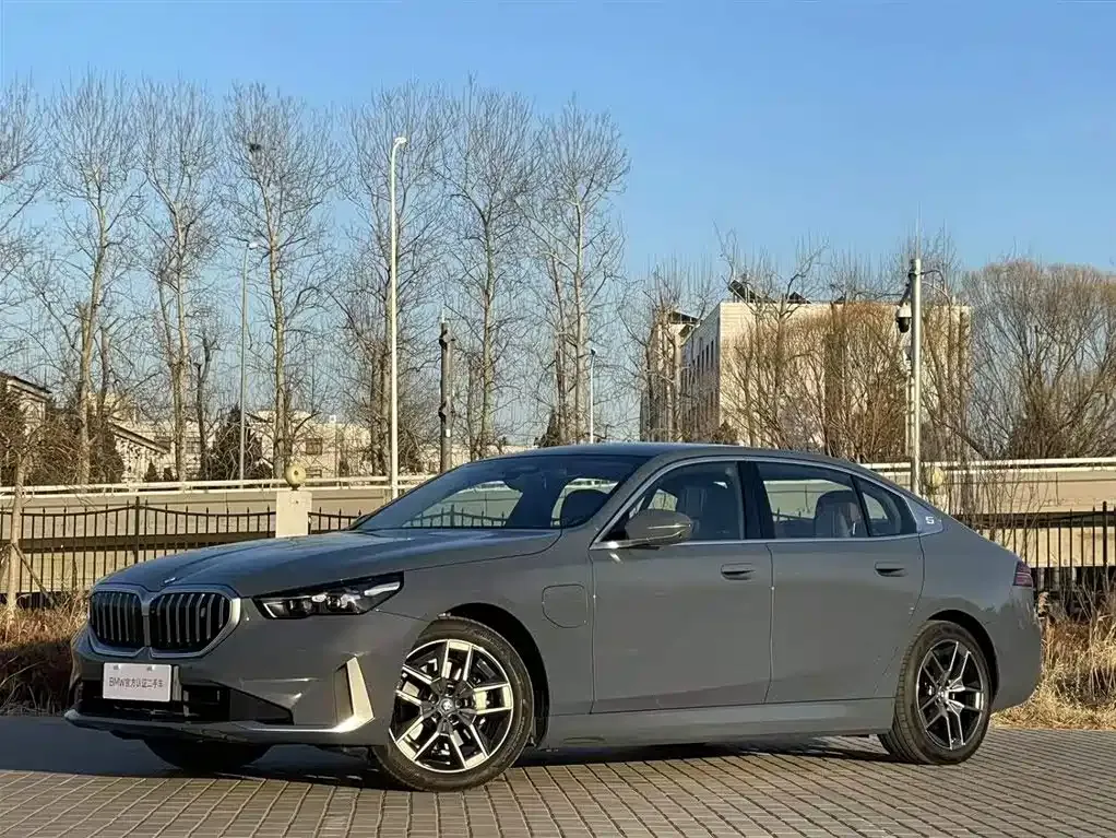 BMW i5 — фото 1