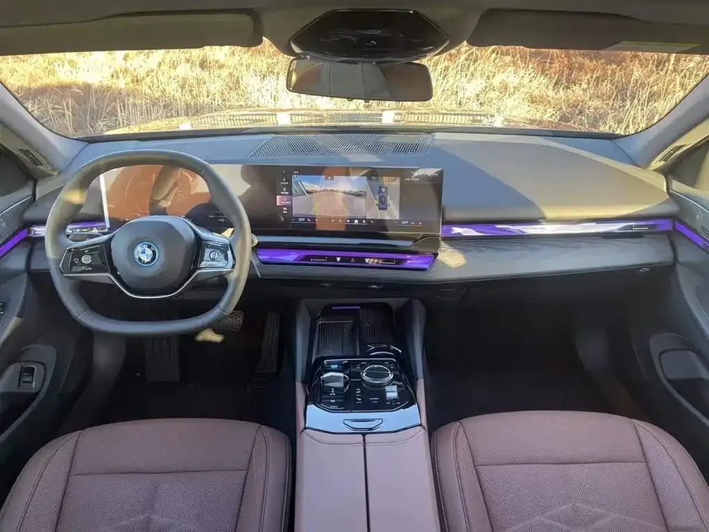 BMW i5 — фото 9