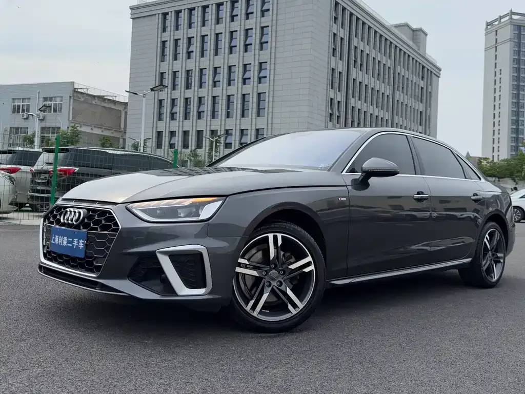Audi A4L 2021 из CN, фото 1