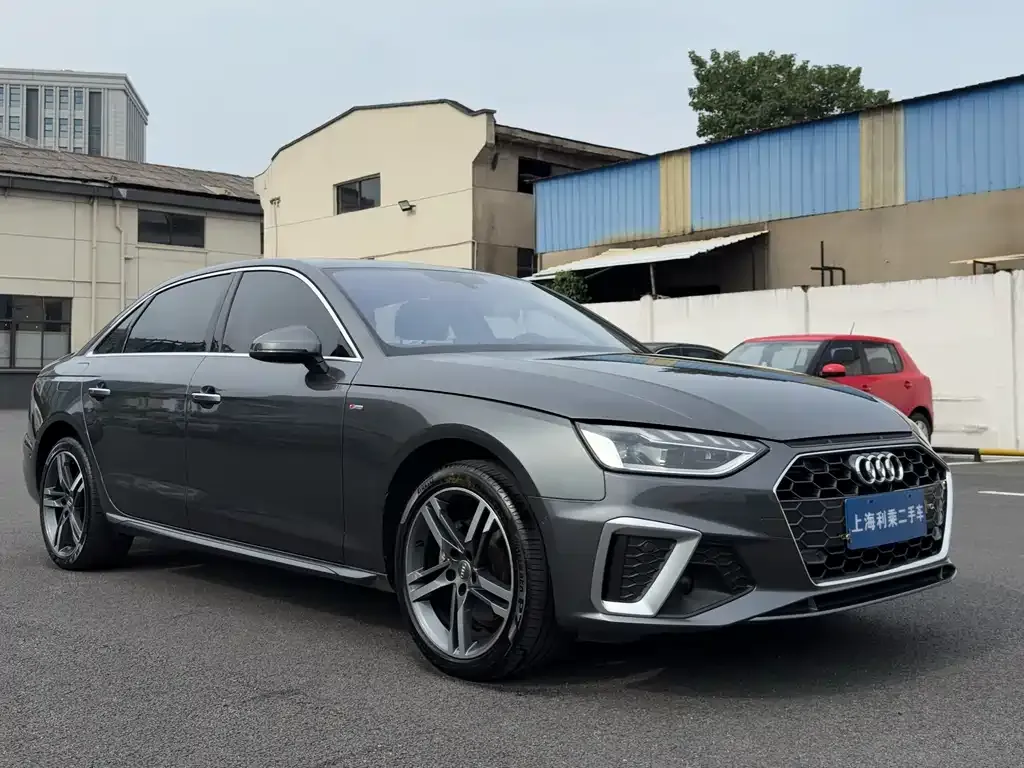 Audi A4L 2021 из CN, фото 3