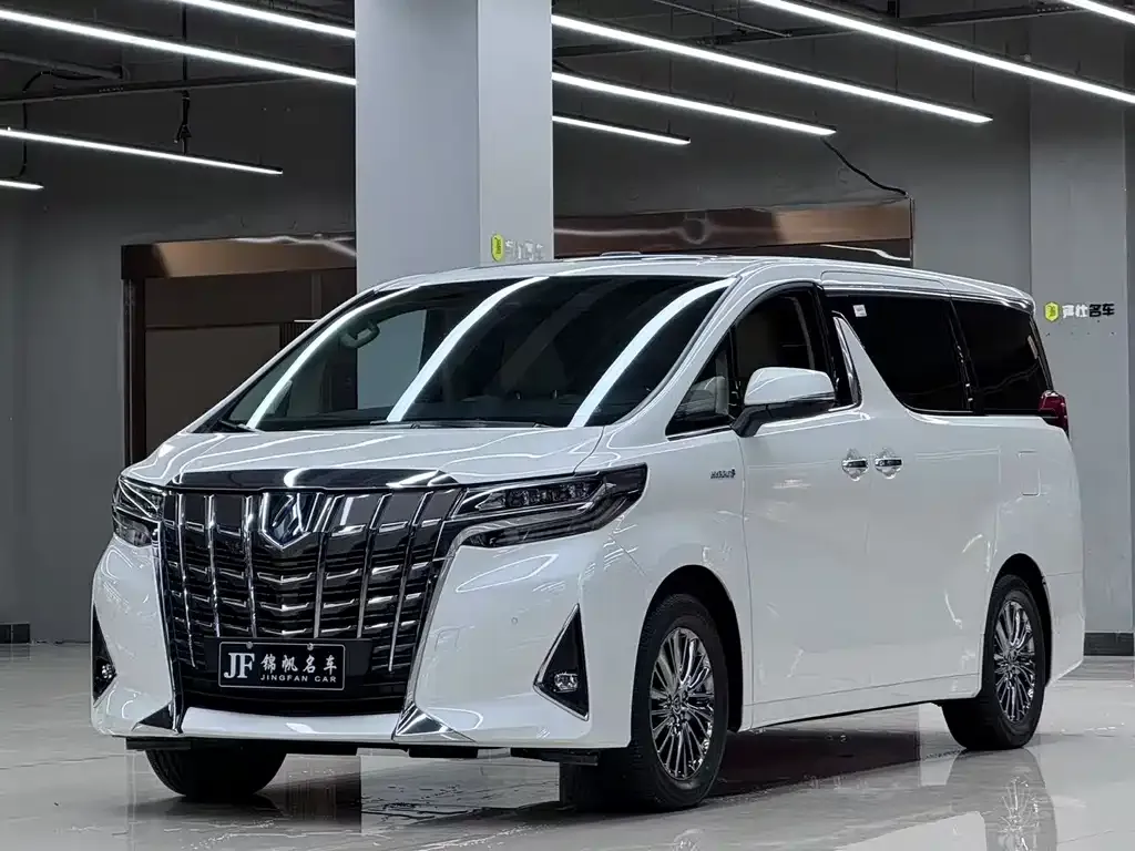 Toyota Alphard — фото 2