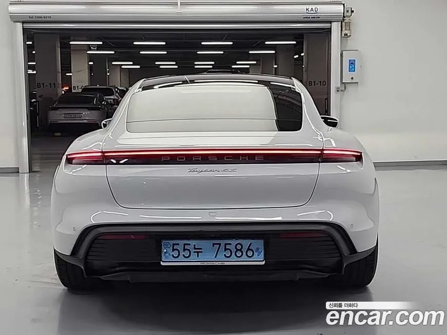 Porsche Taycan 2021 из KR, фото 3