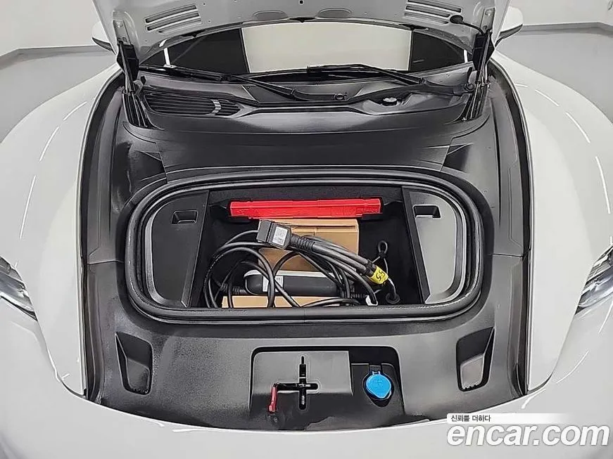 Porsche Taycan 2021 из KR, фото 5