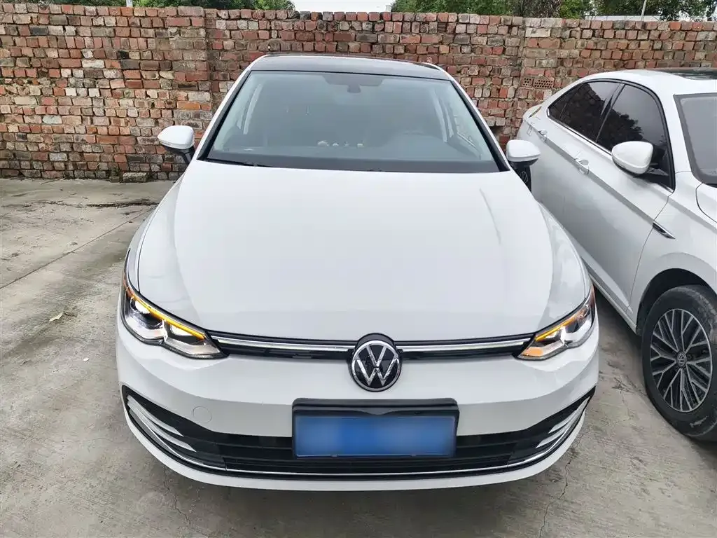 Volkswagen Golf 2024 из CN, фото 3